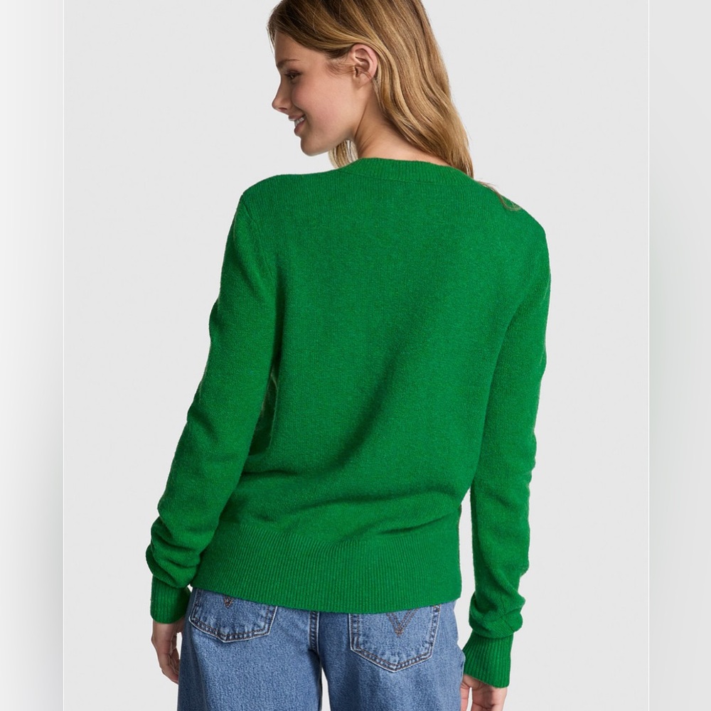 VS Pink Collegiate Knit Crewneck Holiday Sweater Verdant Green Size Med. NWT💚🤍 - Picture 3 of 6
